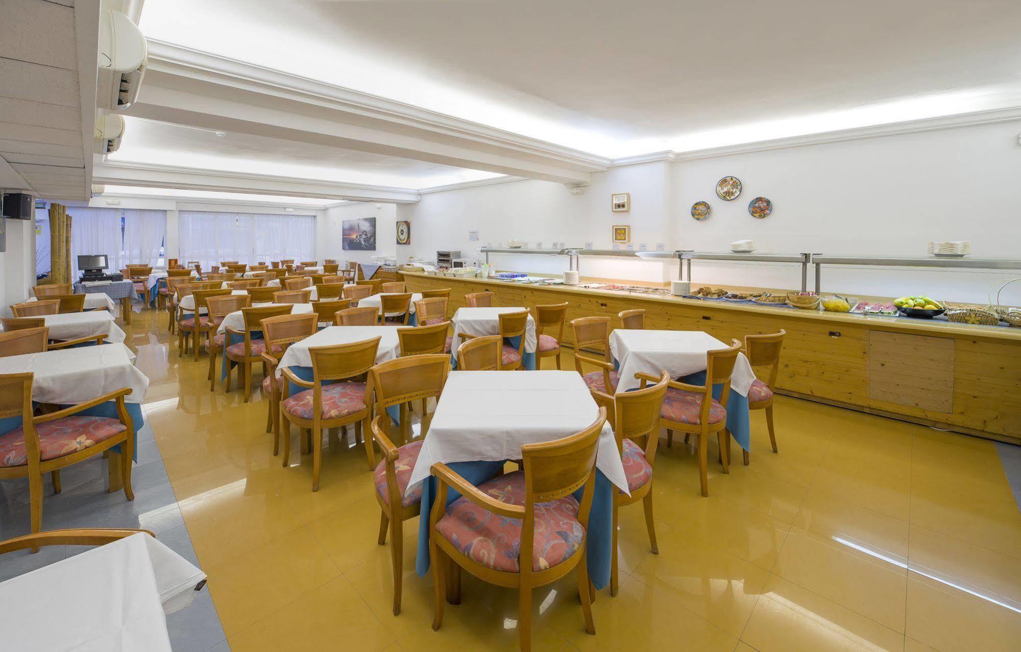 Hotel Vibra Vila Ibiza città Esterno foto